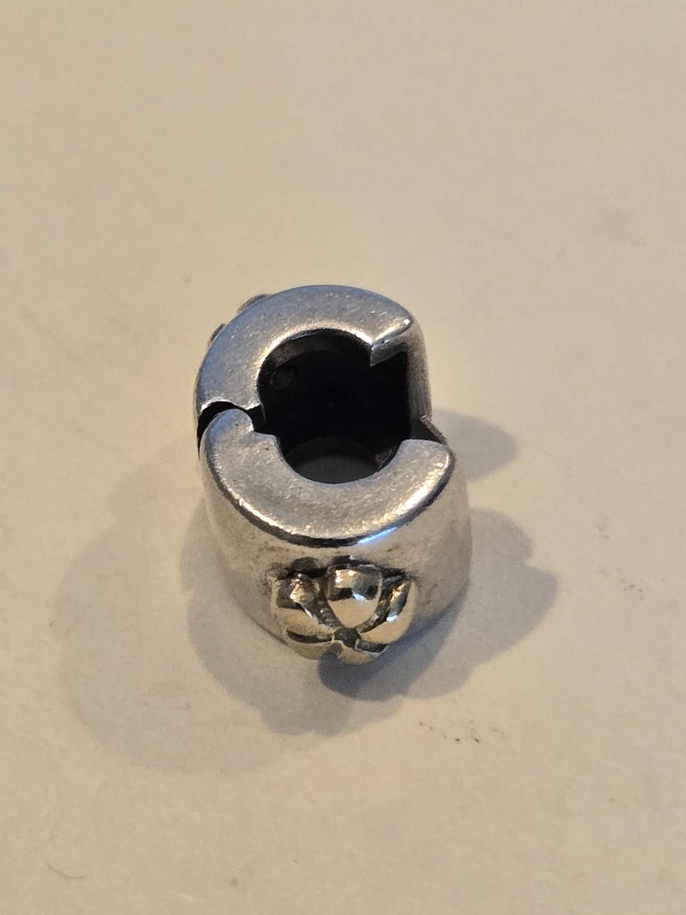 Silver Flower Barrel Clip - Picture 3 of 3